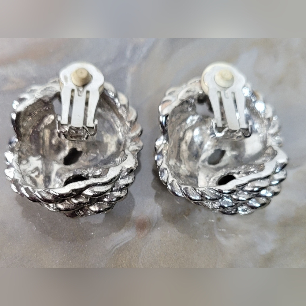 Elegant Silver Twisted Rope Earrings - Picture 3 of 4